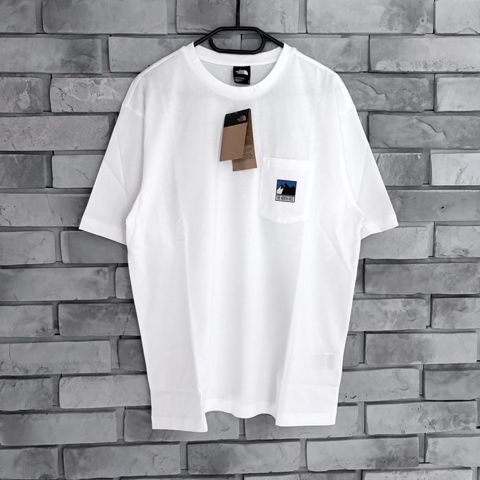 Koszulka t-shirt the north face tnf logo tee biała white pocket never stop exploring gorpcore góry