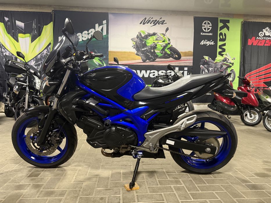 Японский мотоцикл Suzuki Gladius 400 ABS 2012г.