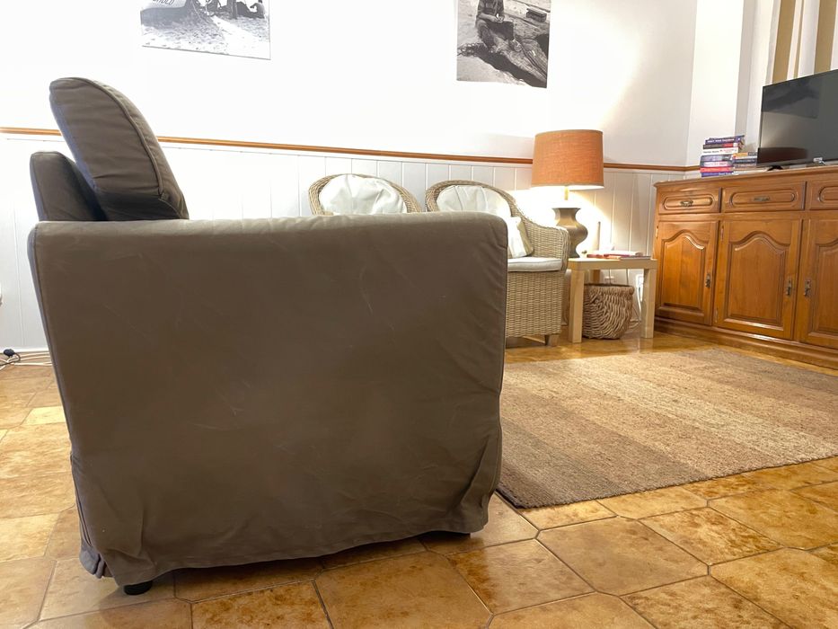 Sofá IKEA 2 lugares (castanho claro - bege escuro)