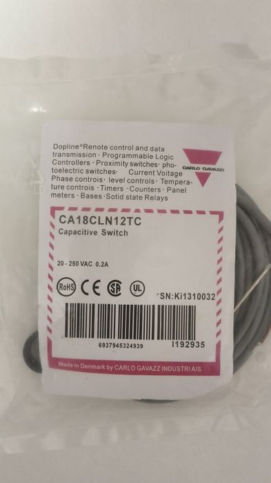 Ємнісний датчик Carlo Gavazzi  CA18CLN12TC