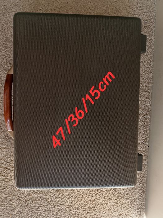 Mala executiva clássica rígida, marca DESLEY, medidas 47/36/15cm
Exemp