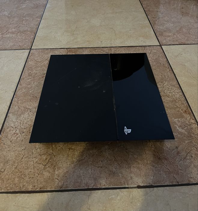 Playstation 4 500Gb, 100% funcional , apenas um comando que não esta nas melhores condições .