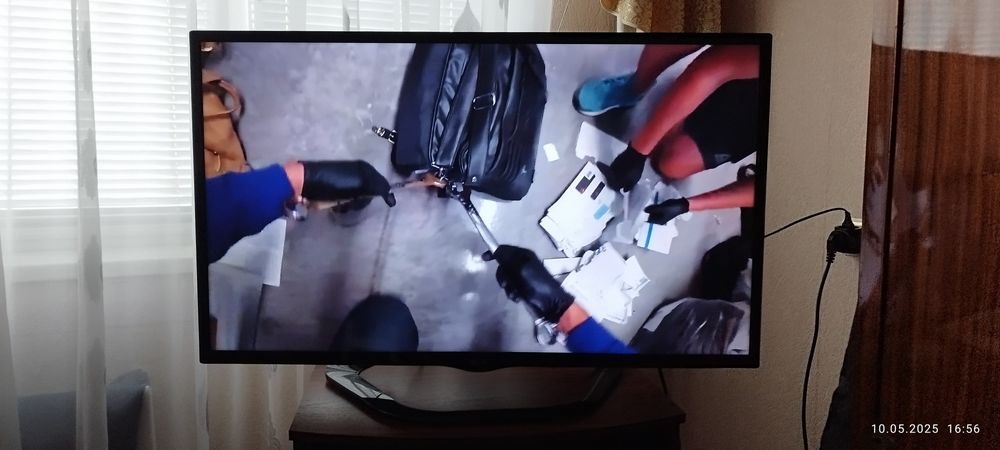 Телевизор LG 42 LN 570 V-ZE