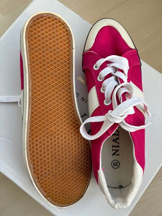 Кеди жіночі рожеві