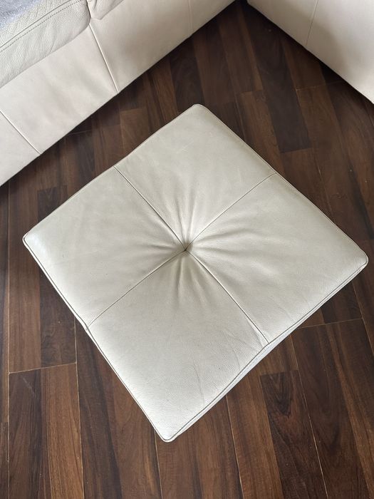 Pufa tapicerowana, wloska skora