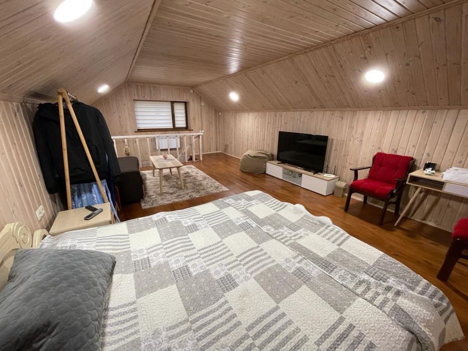 Новий будинок з лазнею біля Дніпра