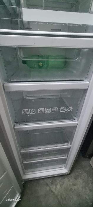 Arca congeladora Hoover vertical