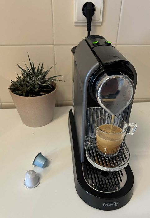 Máquina café Nespresso CITIZ