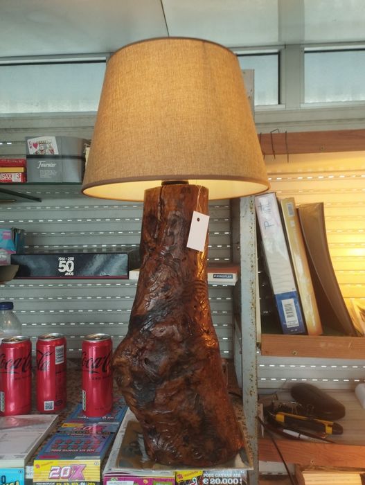 Candeeiro de madeira