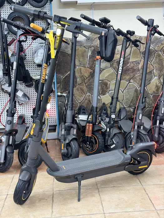 Електросамокат Ninebot Segway MAX G2 (2025)