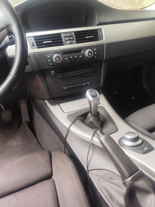 BMW  320d.    e91