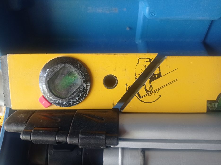 Nível com tripé Powerfix