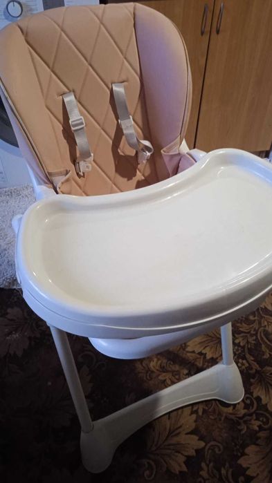 Дитячий столик для годування