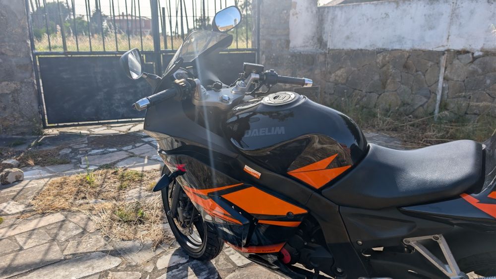 Daelim Roadwin 125 R 2011 – 14,9 cv – 18000 km – Muito estimada