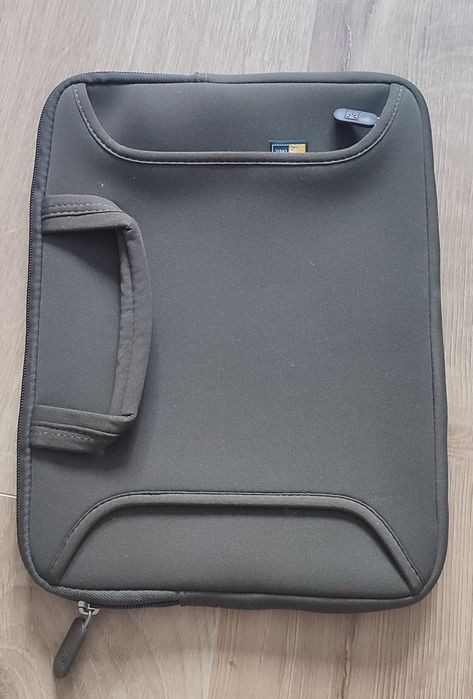 Uniwersalne etui typu wsuwka