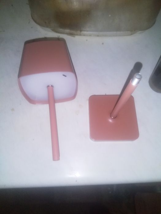 Світильник настольний новий із встроенным аккумулятором