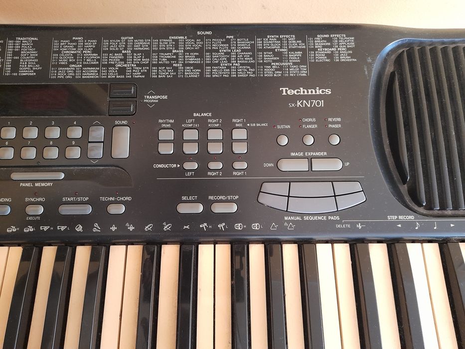 Teclado musical SX-KN701