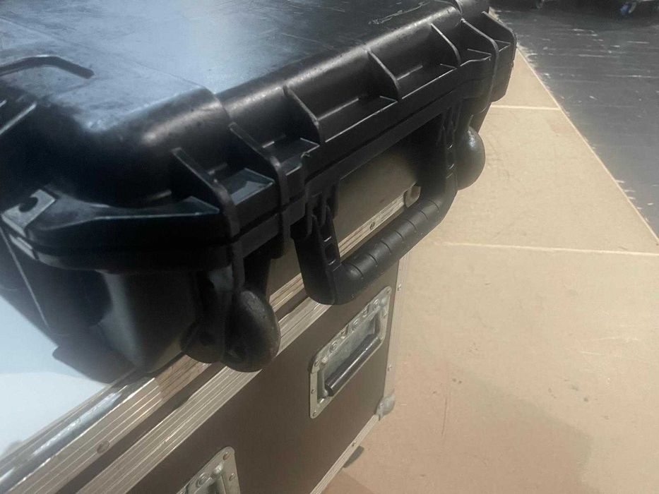 Case transporte de instrumentos (teclados) SKB    i series com rodas
