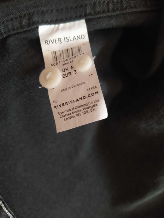 Одяг в хорошому стані.