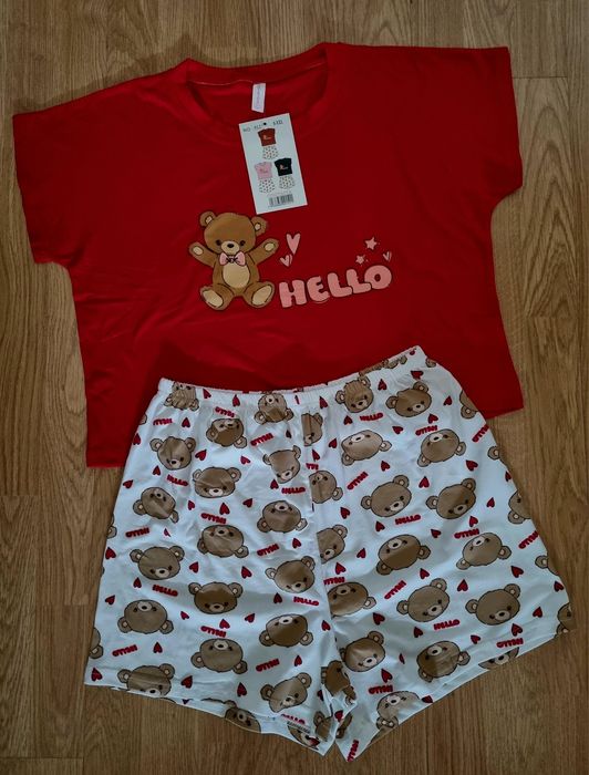 Pijama de verão, em tons de vermelho com ursinhos. Tamanho L