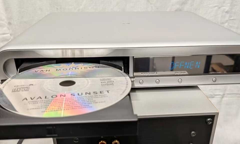Кінотеатральна акустична система 2.1 KEF Kit-100 PSW, технологія Uni‑Q
