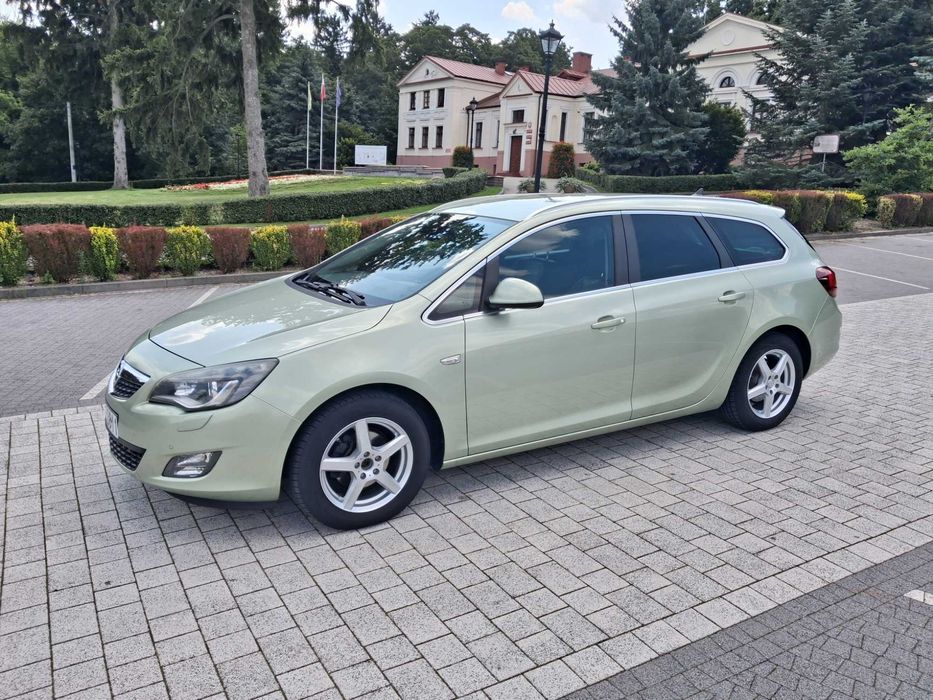 Opel Astra J Sports Tourer