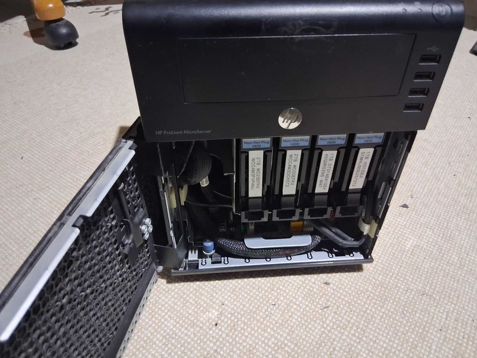HP N40L Microserver