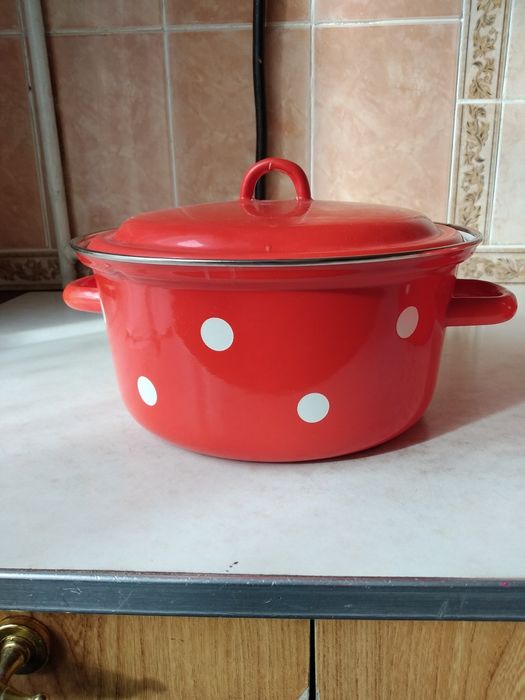 Кастрюли из эмали в разных литражах