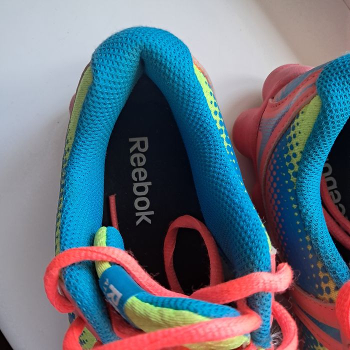Женские кроссовки Reebok
