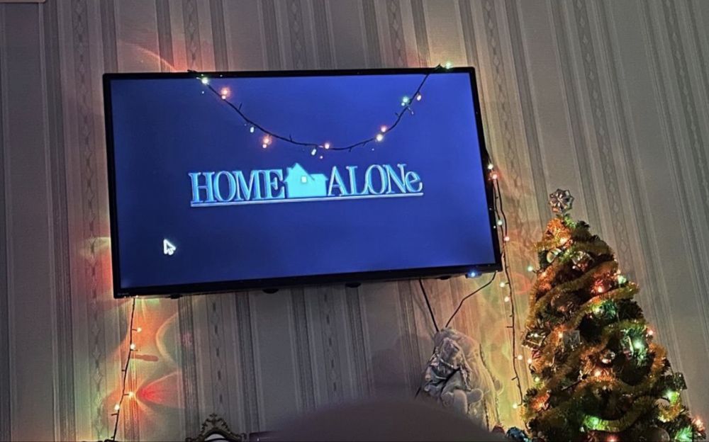 Телевізор bravis UHD-40E6000 Smart+T2 40 дюймів