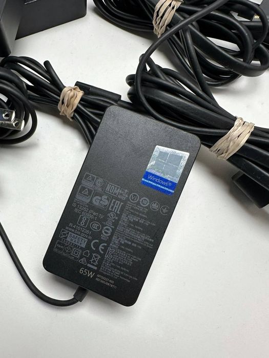 Microsoft  Surface Pro 1706	 15V 4.0A 65W Оригінальний блок живлення