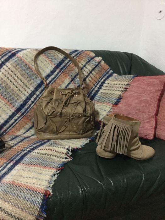 Замшевые ботинки чоботи з бахромою кожаные легкие шкіряні черевички 35