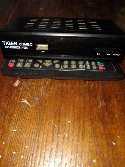 Продам комбінований тюнер Т2+супутник Tiger combo