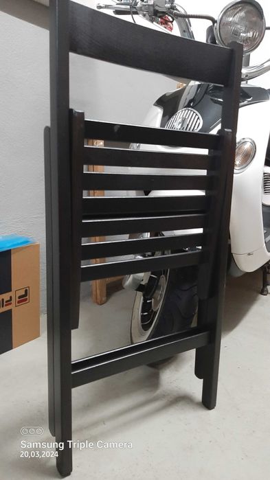 Duas Cadeiras dobraveis em Madeira NOVAS