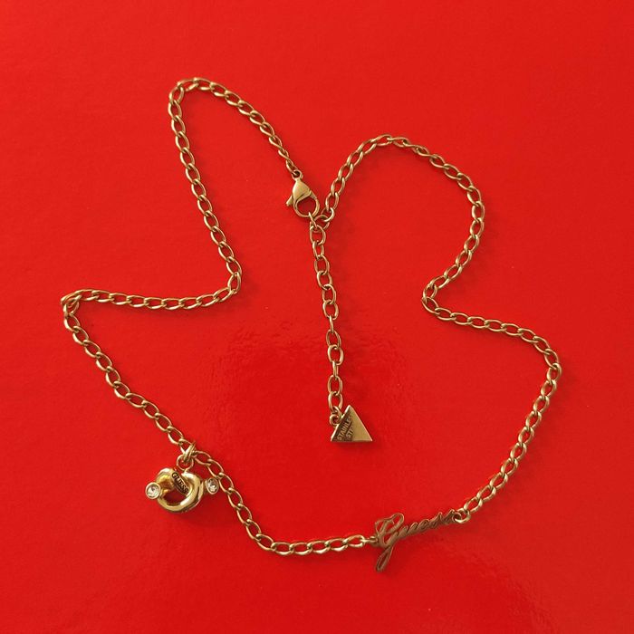 Colar dourado Guess
