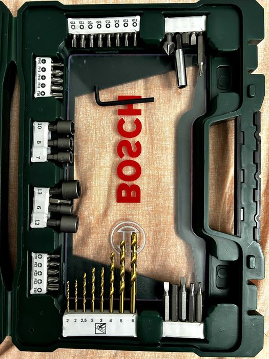 Parafusadeira Bosch Easy Drill 18V-40 + Maleta Bosch (83 peças)