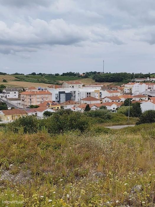 Oportunidade de investimento: terreno para construção de 8 fogos na Me