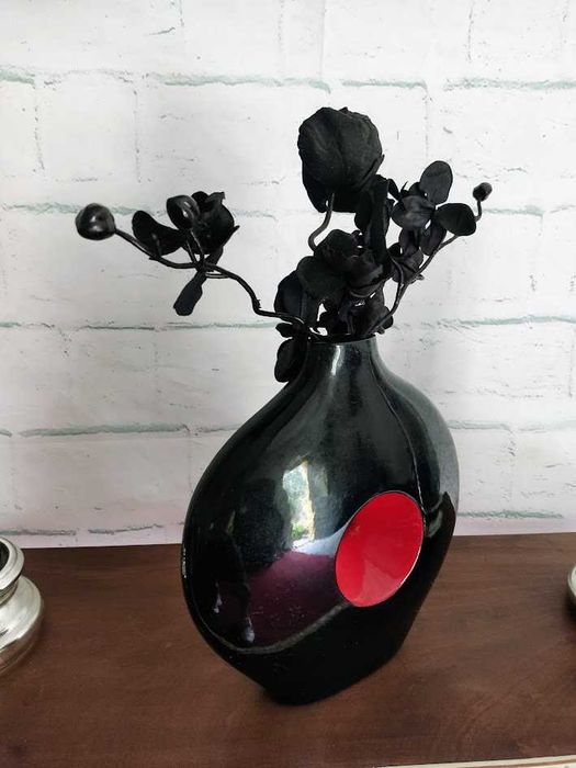 Jarra preta decorativa moderna em faiança