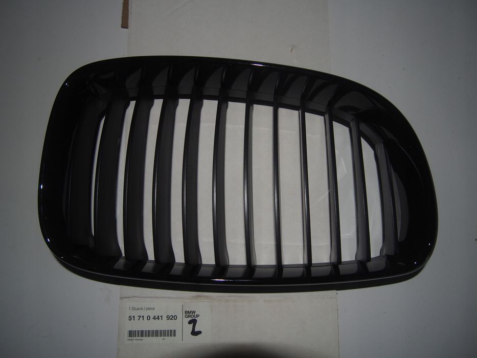 grill atrapa prawa czarna bmw e81 e87 0441920