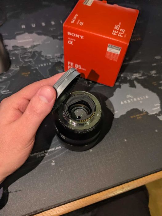 Sony FE 85mm f/1.8