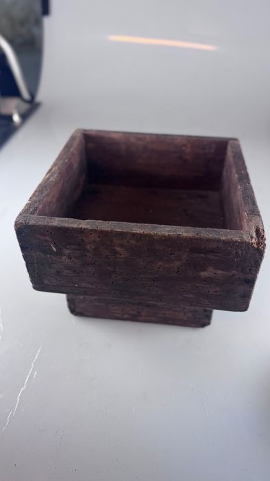 Medidor de cereais antigo para decoraração