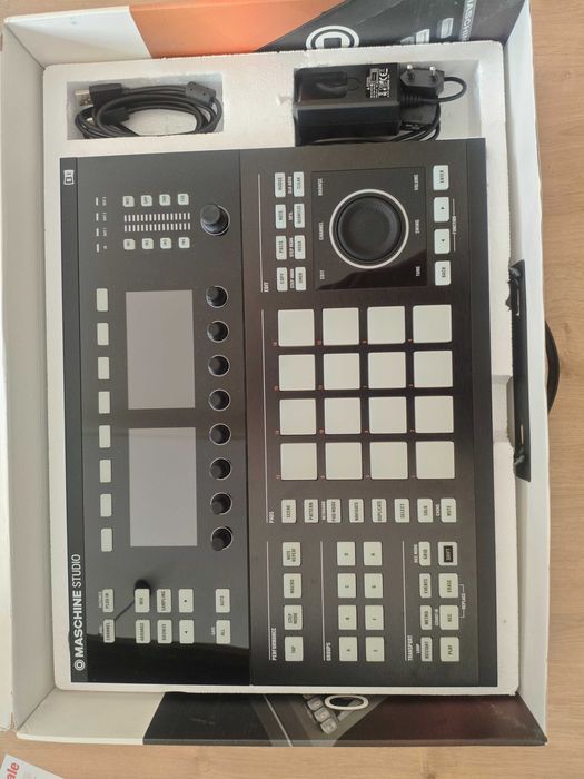 Native Instruments Maschine Studio
