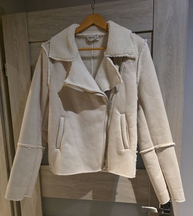 Krótka kurtka kożuszek damski kremowo biały rozmiar 38