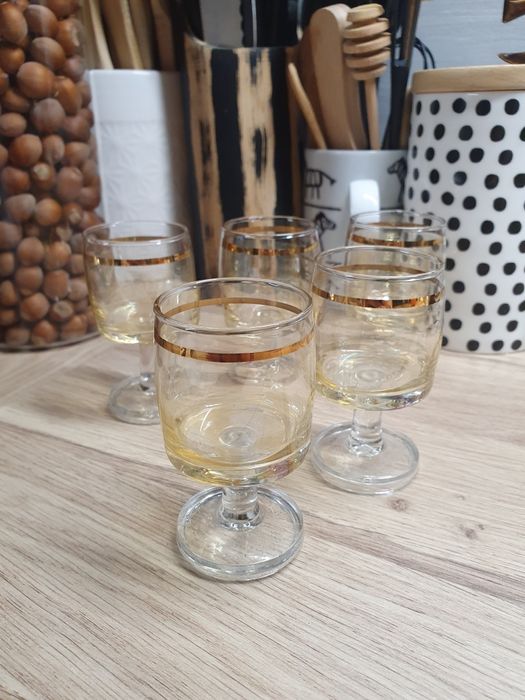 Stare kieliszki do wódki PRL złota obwodka 5 szt