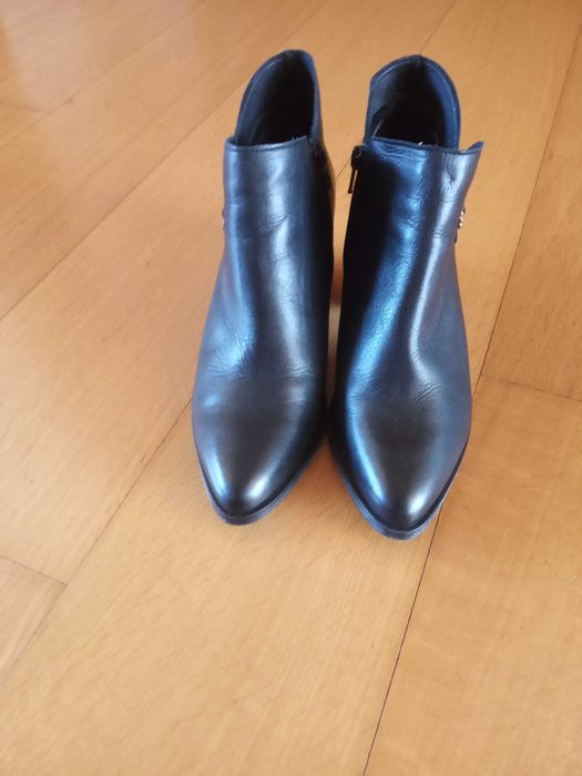 botins pretos como novos