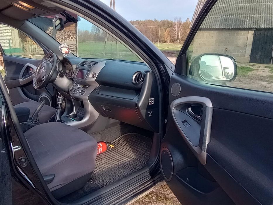 Samochód osobowy Toyota Rav4