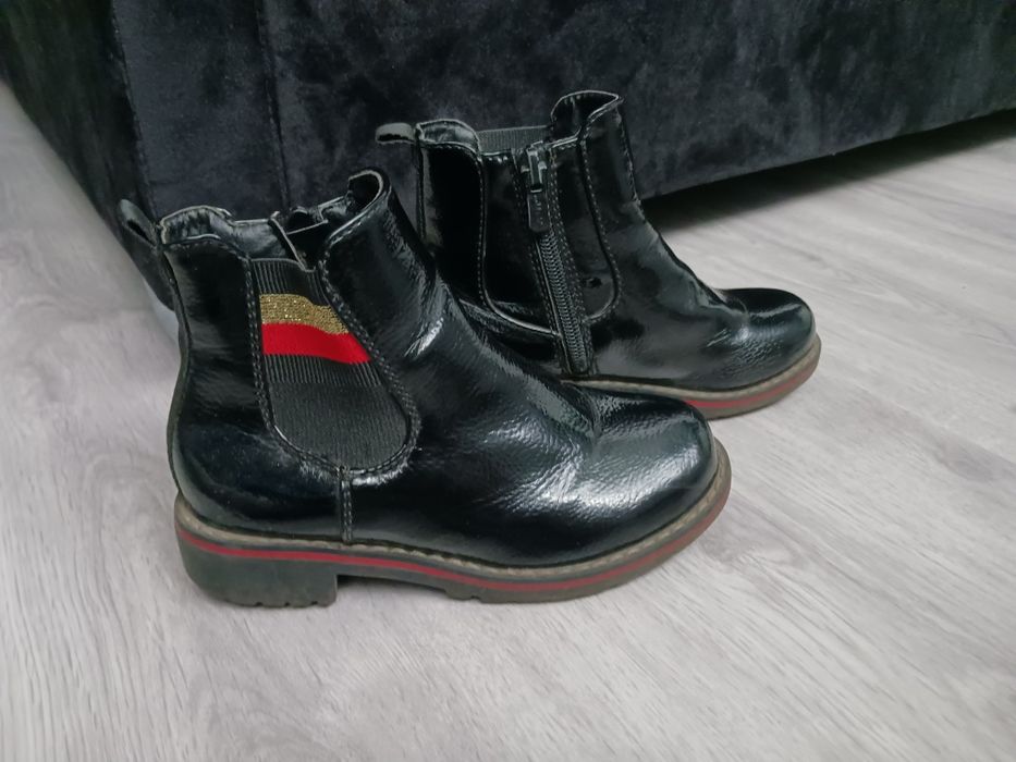 Botki lakierkowe rozm. 28