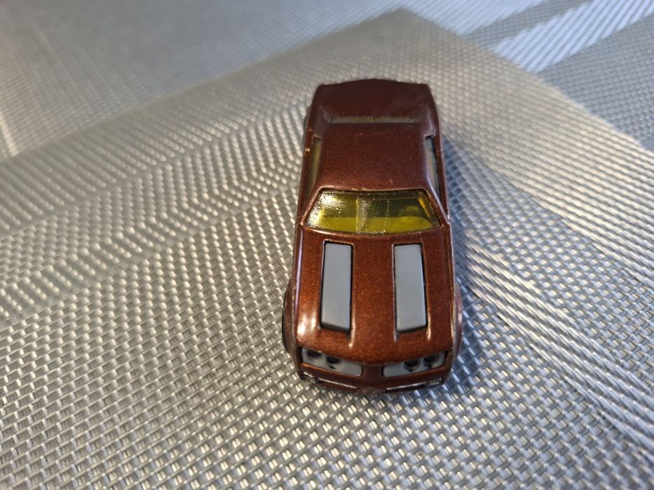 Hot wheels model samochodu skala 1:64
