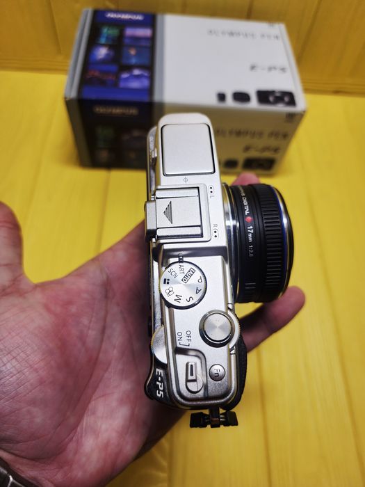 Olympus PEN E-P5 + Olympus M.Zuiko Digital 17mm f/2.8 Pancake +SD64Gb