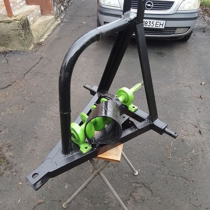 Шнековий подрібнювачгілок, гілкоруб, веткоізмельчітель.